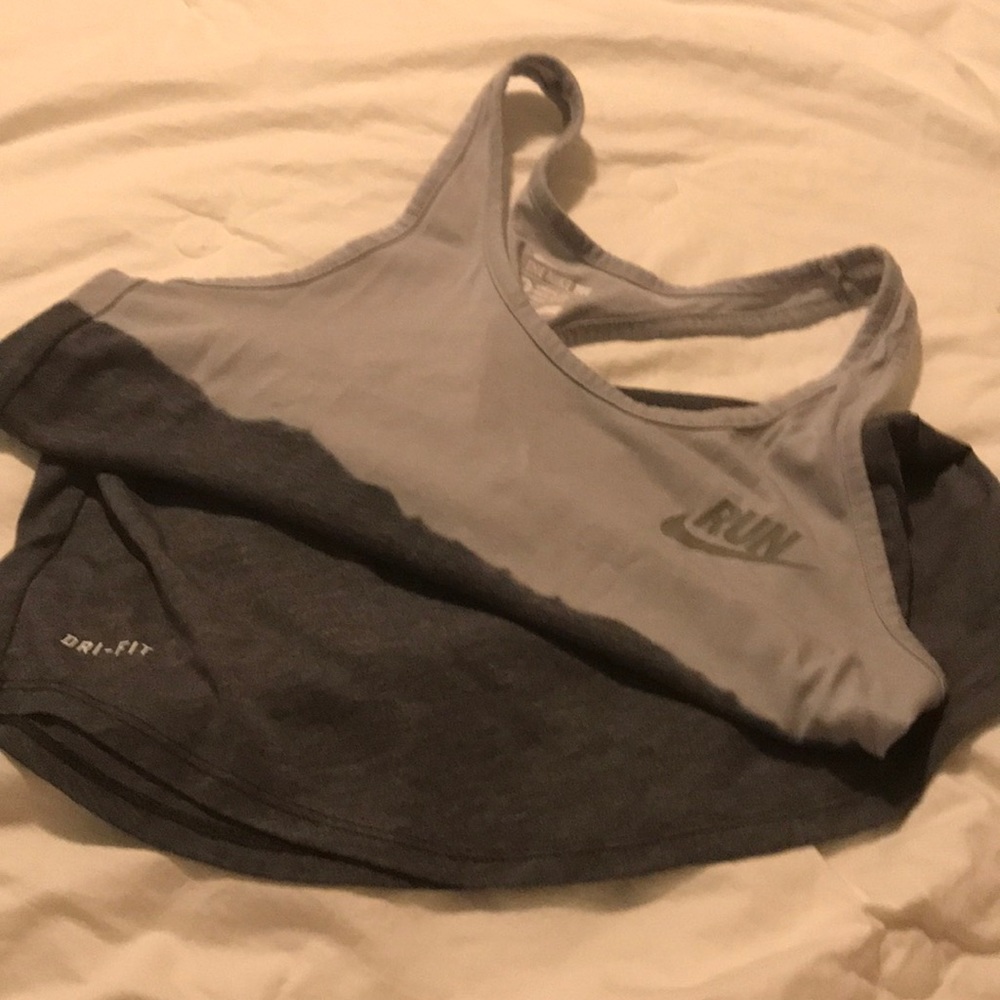 Nike Razorback tank - Picture 2 of 3